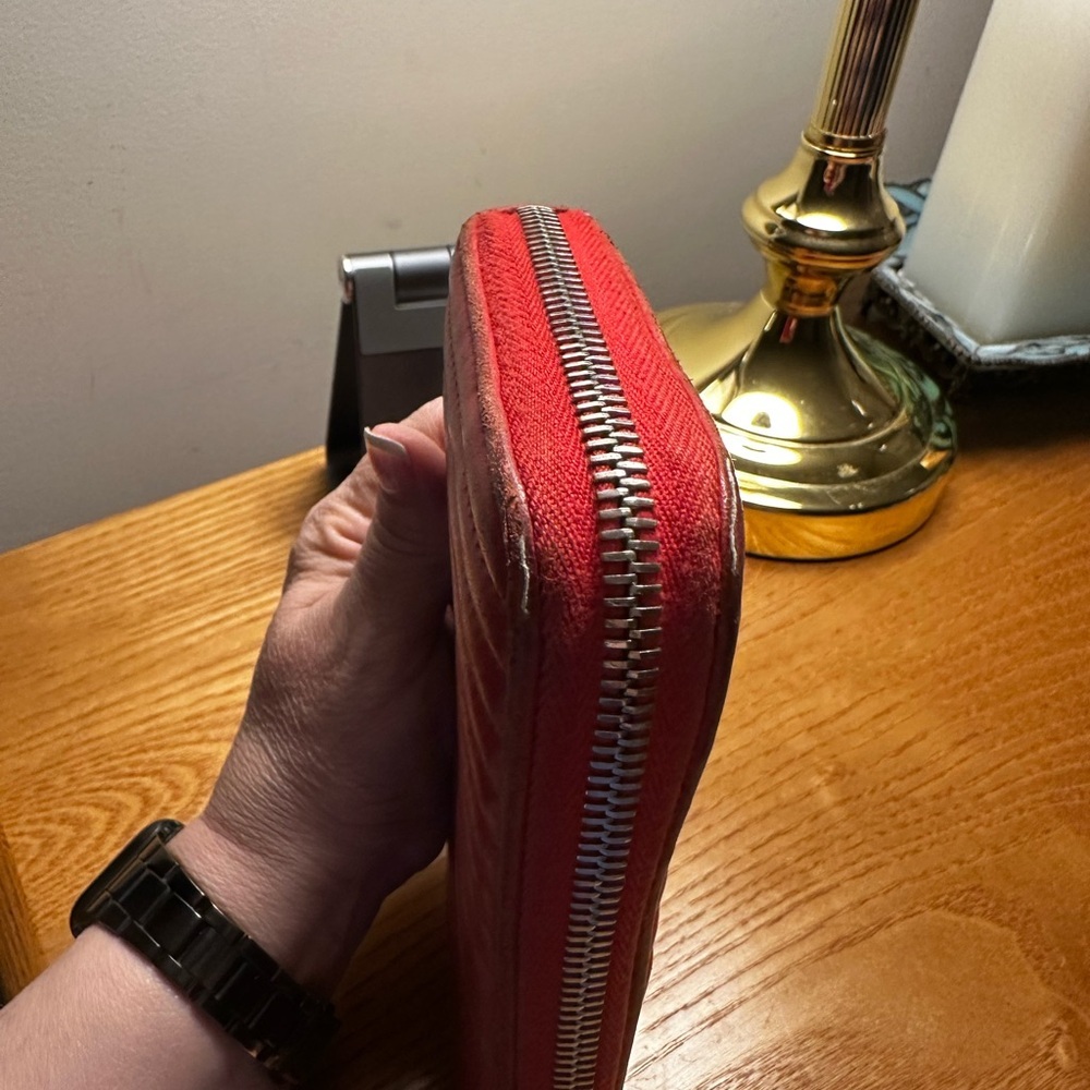 Fendi Vintage Red Quilted Leather Zip Long Wallet. - Picture 7 of 12